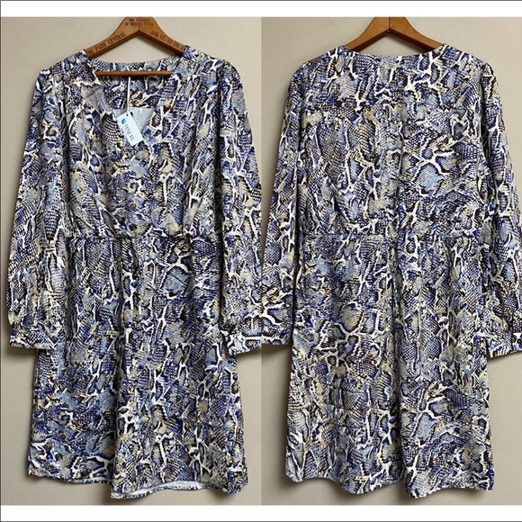 Velvet Heart snake skin print surplice dress - Picture 2 of 10